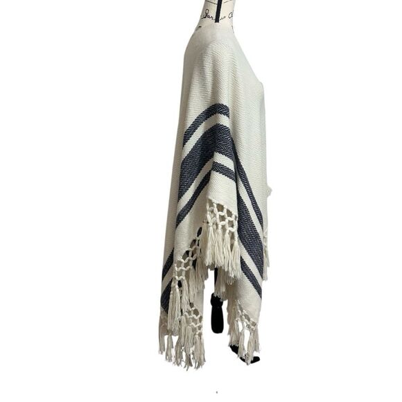 FIGUE 100% Superfine Alpaca Woven Fringe Blanket Wrap Poncho - Picture 3 of 9